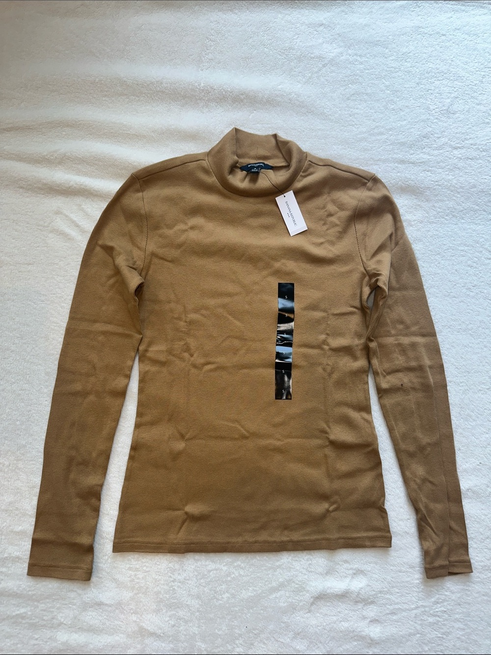 Banana Republic Women’s Small Long Sleeve Mock Neck Top in Camel
